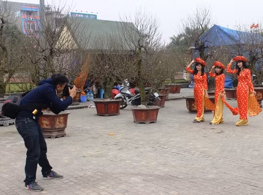 Những người thích chụp ảnh chủ yếu là những bạn trẻ.