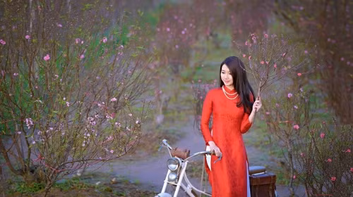 Chia sẻ về những điều đã làm được trong năm vừa qua cô gái trẻ này cho biết: “Năm vừa qua là một năm đáng nhớ và khá thành công với mình. Mình đã có cơ hội thử sức, trải nghiệm tại một cuộc thi lớn và quan trọng hơn nhờ cuộc thi đó mình đã có thêm những người chị em sẵn sàng ủng hộ, giúp đỡ nhau hết mình”.