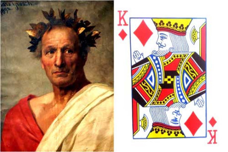 Quân bài K rô là Gaius Julius Caesar (100-44TCN), một lãnh thụ quân sự và chính trị của La Mã, ông cũng là một trong những người có tầm ảnh hưởng nhất trong lịch sử thế giới. Ông có vai trò then chốt trong sự chuyển đổi Cộng hòa La Mã thành Đế chế La mã. Gaius Julius Caesar xuất thân trong gia đình quý tộc, từng đảm nhận chức quan về tài vụ, thẩm phán, quan giám sát… Năm 49TCN, ông lãnh đạo quân đội đánh chiếm Rome, thiết lập quyền lực trong một chế độ độc tài. Tới năm 44TCN, ông bị sát hại.