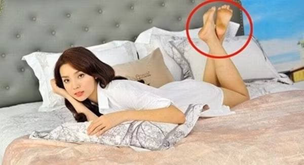 Kỳ Duyên bị "ném đá" vì để chân không sạch đi quảng cáo đệm.