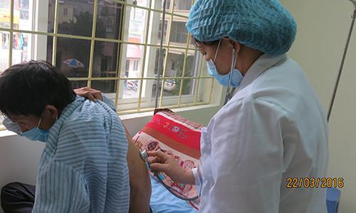 Cach dieu tri moi “cuu” benh nhan lao sieu khang thuoc