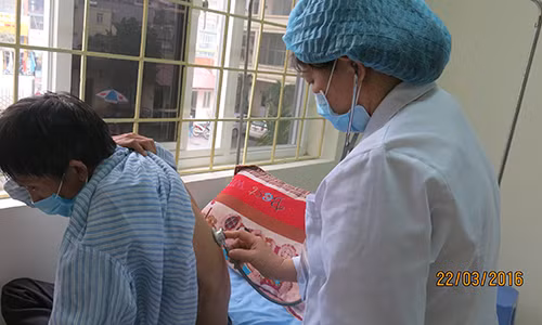 Cach dieu tri moi “cuu” benh nhan lao sieu khang thuoc