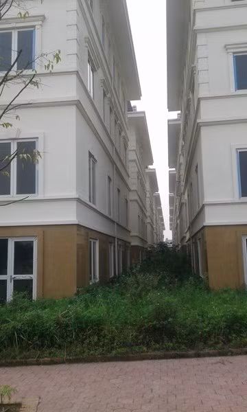 Đây là một khu đô thị mới hoàn chỉnh, hiện đại và đồng bộ về hạ tầng kỹ thuật, hạ tầng xã hội, kiến trúc cảnh quan và môi trường đô thị. Tổng thể không gian khu đô thị được bố cục thành 2 đơn vị ở nằm về hai phía của trục đường chính 31m. Đơn vị thứ nhất nằm ở phía đông chủ yếu bố trí các nhà biệt thự song lập, nhà liền kề và nhà liền kề có vườn, nhà ở, lô phố. Đơn vị thứ hai nằm ở phía tây, đây chính là trái tim của khu đô thị với một hồ lớn đặt ở trung tâm tạo cảnh quan cho các công trình xung quanh.