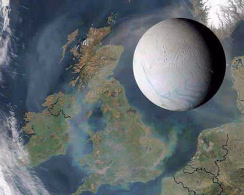 Vệ tinh Enceladus là vệ đứng thứ 6 về độ lớn trong số các vệ tinh của sao Thổ. Mặc dù có kích thước không lớn nhưng Enceladus lại là nơi rất có khả năng tồn tại sự sống ngoài trái đất. Trong thực tế, Enceladus là một trong ba tinh thể nằm trong Hệ Mặt trời mà người ta tìm thấy sự phun trào của núi lửa. Điều quan trọng hơn nữa chính là, những vật chất mà núi lửa phun trào hàm chứa một lượng nước rất lớn. Chính điều này khiến các chuyên gia tin rằng, bên dưới bề mặt lạnh lẽo của Enceladus là tồn tại một đại dương. Mà những nơi tồn tại nước đương nhiên là những nơi có khả năng tồn tại sự sống nhất.