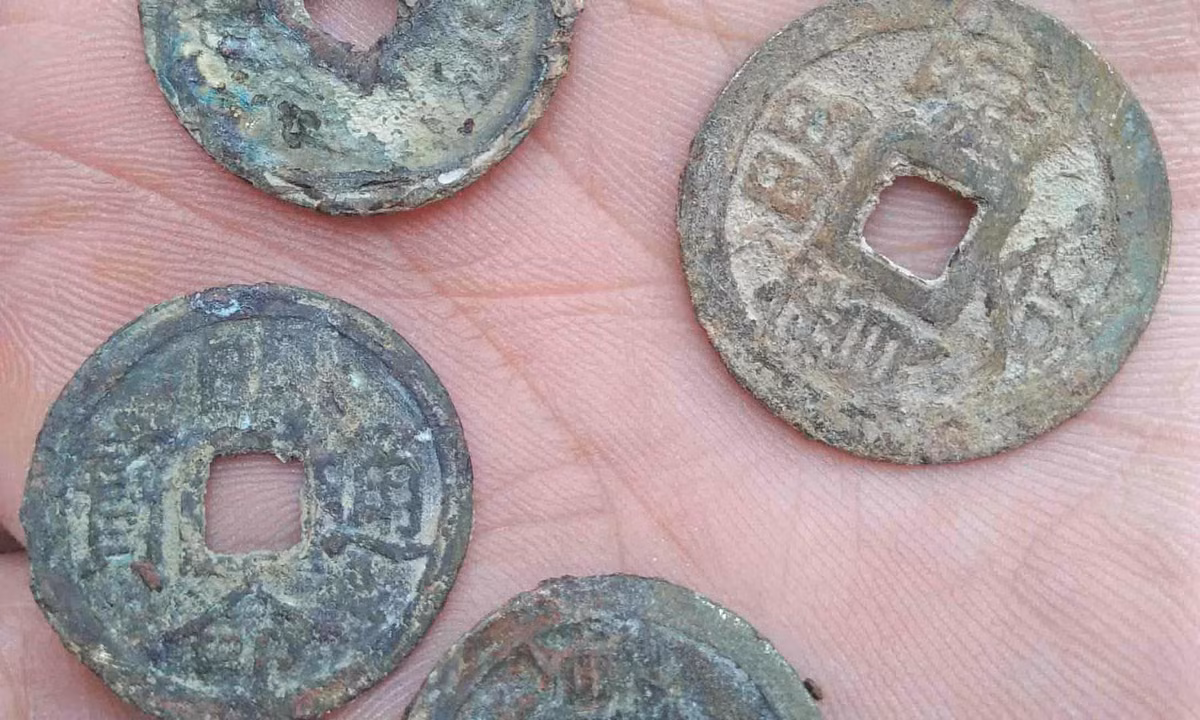 Dao mong nha, suong ron khi phat hien 10kg tien co-Hinh-2