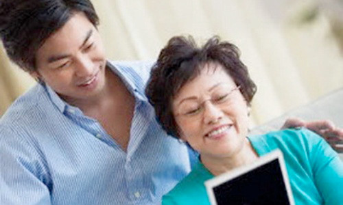 Nói chung, chỉ khi nào bà thấy chồng tôi ngồi cùng bà ngoài phòng khách, hoặc chồng tôi đi làm thì bà mới chịu để cho tôi yên thân. Ảnh minh họa.