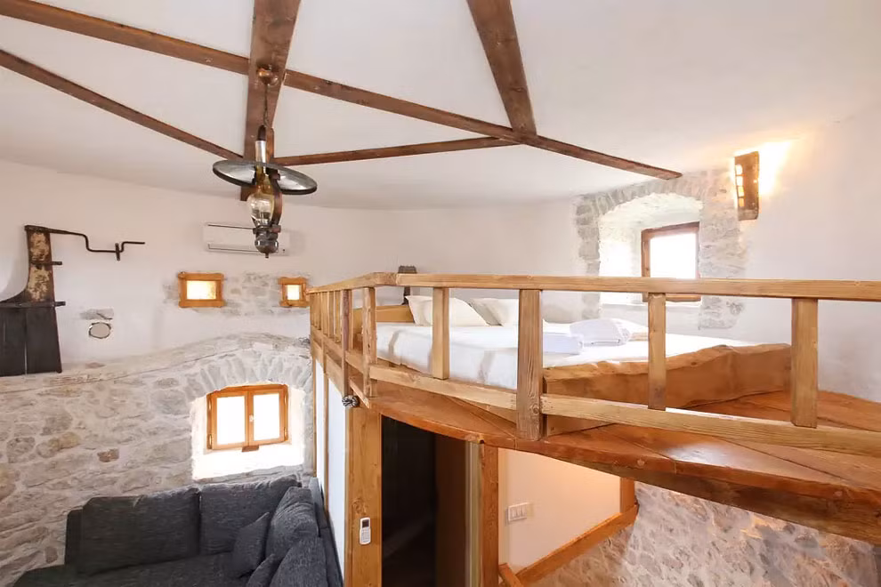 Tầng 2 là phòng ngủ.