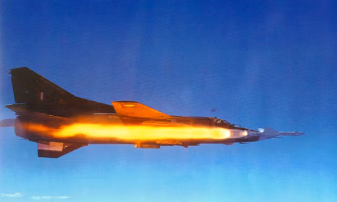 Vi sao may bay chien dau Syria de bi phien quan ban roi?