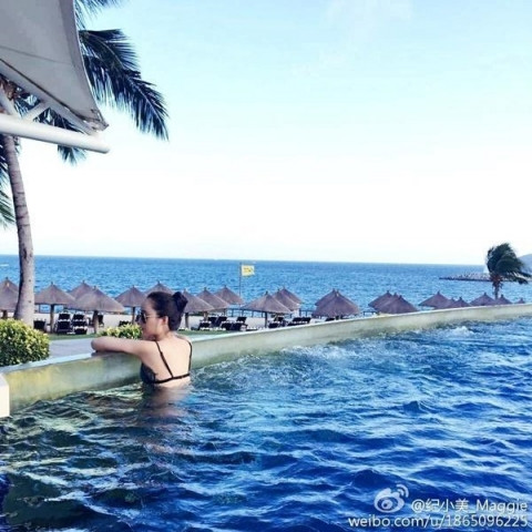 Kỷ Tiểu Mỹ là cô nàng rất thích đi nghỉ mát tại những khu du lịch hạng sang ở trong và ngoài nước.