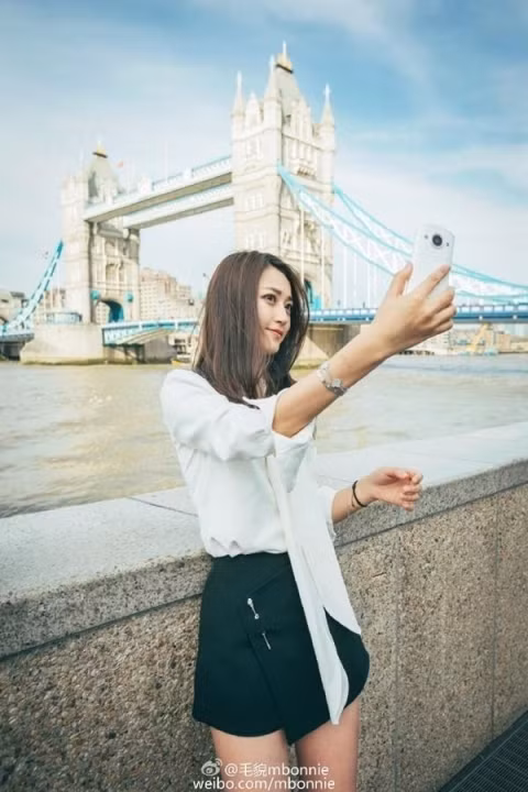 Bonnie rất thích đi du lịch khắp thế giới.