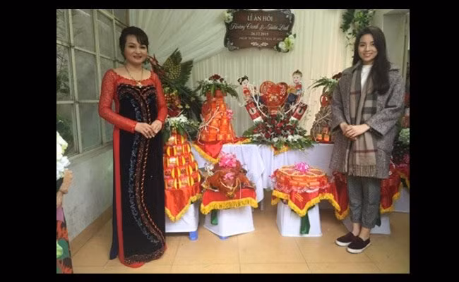 Mới đây, hoa hậu Kỳ Duyên bị chê là ăn mặc luộm thuộm khi dự đám cưới của anh trai.