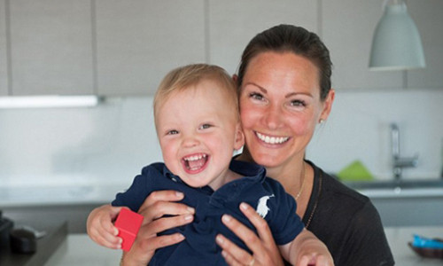 Cô Malin Stenberg đã tạo lên kỳ tích khi là người phụ nữ đầu tiên sinh con nhờ cấy ghép tử cung.