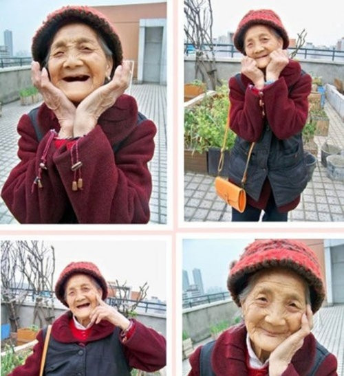 Cụ bà này được nhiều bạn trẻ thích thú khi ăn mặc thời thượng, phối màu trang phục rất chuẩn.