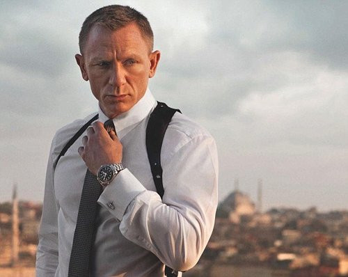 Từng vào vai James Bond tới 5 lần trong Casino Royale (2006), Quantum of Solace (2008), 007 Blood Stone (2010), Skyfall (2012) và Spectre (2015); hình ảnh về một James Bond nhanh nhẹn, lạnh lùng, quyết đoán đã in sâu trong tâm thức người hâm mộ qua tài năng điện ảnh của Daniel Craig.