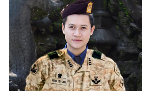 Hình ảnh hóa thân khiến nhiều người bất ngờ.