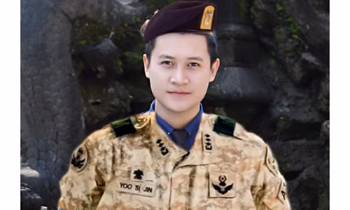 Hình ảnh hóa thân khiến nhiều người bất ngờ.