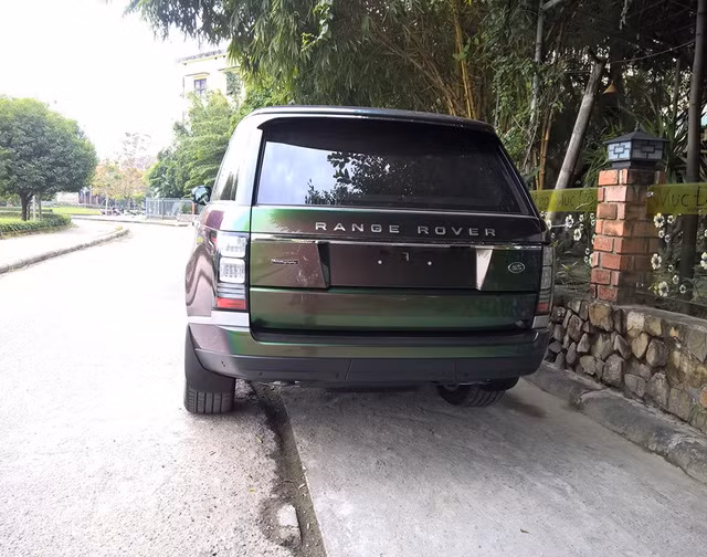 Dai gia Hue gay soc voi Range Rover gia 12 ty Dong-Hinh-4