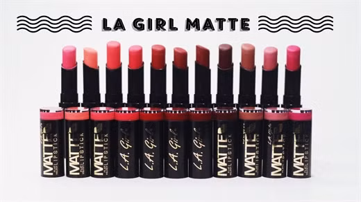 2. L.A Girl Matte Flat Velvet Lipstick (4$- 90.000đ) Đây là một thỏi son môi “làm mưa làm gió” thế giới mỹ phẩm suốt thời gian vừa qua. Với mức giá khá ổn, bao bì cũng không quá lỏng lẻo mà ngược lại khá chắc chắn. Thân son còn có một hộp nhỏ chứa một khay son dưỡng trùng với màu son, nếu môi bạn nào quá khô có thể tận dụng lớp son dưỡng này để lót cho môi cũng rất ổn. Màu son lên rất đậm và lì, đây quả là một sự lựa chọn rất tuyệt cho những cô nàng mê son lì nhưng hầu bao kém “rủng rỉnh” nhé!