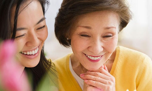 Quan sat net tuong tren guong mat giup dau thao lay long me chong