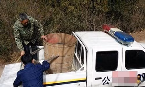 Chiếc thùng đựng nước sôi đã cướp đi sinh mạng của người phụ nữ nghèo khổ, bệnh tật.