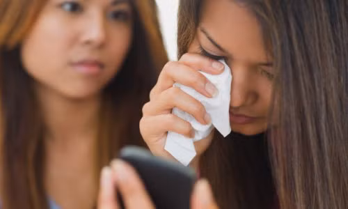 Em chồng tôi bây giờ chẳng khác nào bà tướng trong nhà vì kiếm được nhiều tiền, luôn miệng dạy bảo chị dâu phải thế này thế kia. Ảnh minh họa: Corbis.