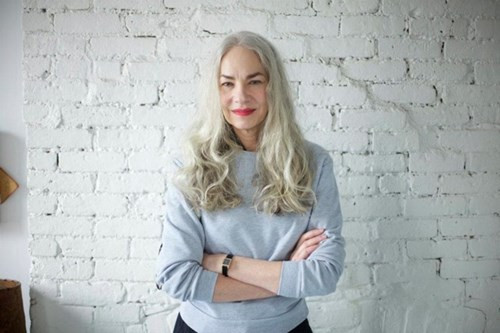 Dù đã nhiều tuổi nhưng Jackie chưa từng có ý định nghỉ hưu, bà vẫn đam mê nghiệp làm người mẫu chụp ảnh và cho biết, rất sợ cảm giác không được làm việc. Nếu như thời trang không còn cần tới bà nữa, bà sẽ tiếp tục đóng phim, viết sách để cuộc đời thêm ý nghĩa.