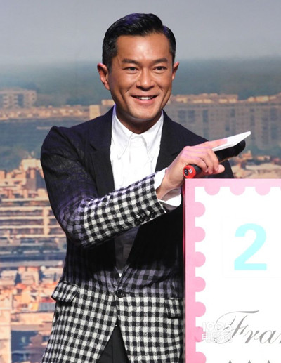 Ở tuổi 45, Cổ Thiên Lạc giữ được phong độ và sức hút riêng biệt nhờ vẻ nam tính cùng diễn xuất vào độ chín muồi. Các phim mới của anh như "Mê thành", "Bao la vùng trời", "Đơn thân nam nữ 2", "Tảo độc", "Thiết thính phong vân 3"... đều được khán giả đón nhận. Thiên Lạc được đánh giá là đại diện tiêu biểu của làng phim Hong Kong hiện nay. Như Tô Hữu Bằng, anh không hề vướng tin đồn tình ái và cho biết mình vẫn chưa tìm được người phù hợp.