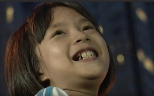 Mơ ước của Diễm My là được là bác sĩ để chữa cho đôi chân của cha mình lành lặn.