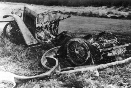 Hiện trường chiếc xe bị Alfred Rouse đốt cháy. (Ảnh: Daily Mail)