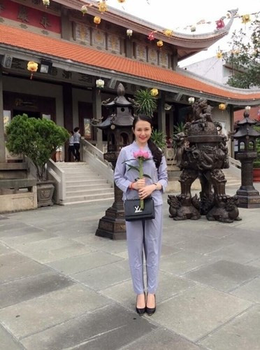 Chiếc túi hiệu LV do Thu Hương thường xuyên sử dụng.