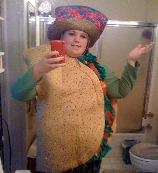 Có áo mới, phải chụp ảnh khoe gấu ngay.