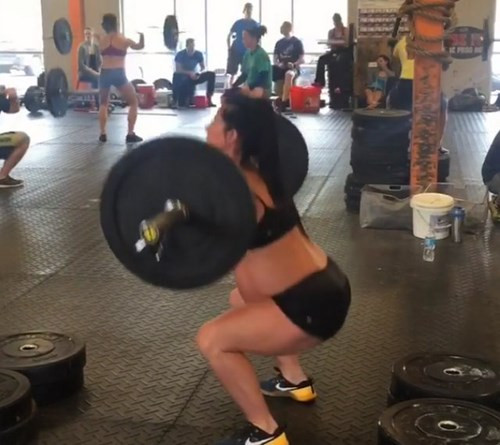 Trước khi bắt đầu chế độ tập luyện khắc nghiệt này, Emily cũng đã tham khảo ý kiến của bác sĩ và được tư vấn làm thế nào để có thể tập luyện mà không làm ảnh hưởng đến thai nhi.