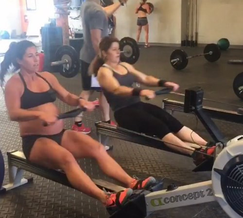 Ngày dự sinh của Emily là 29/4 tới. Kể từ khi mang bầu đến nay, Emily đã tăng 11kg.