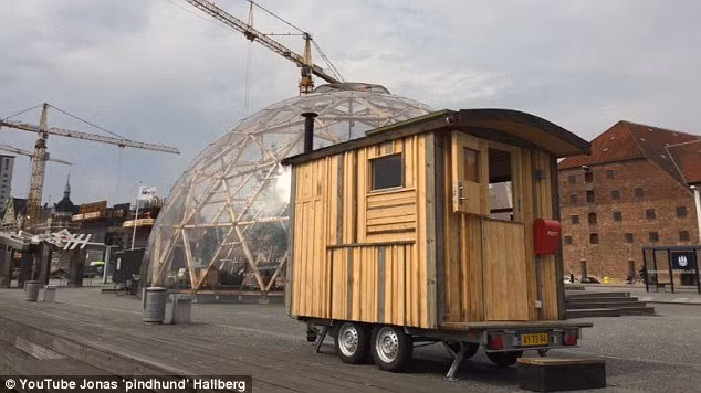 Một trong những lợi ích của văn phòng này là giúp bạn thay đổi không gian làm việc mỗi ngày.