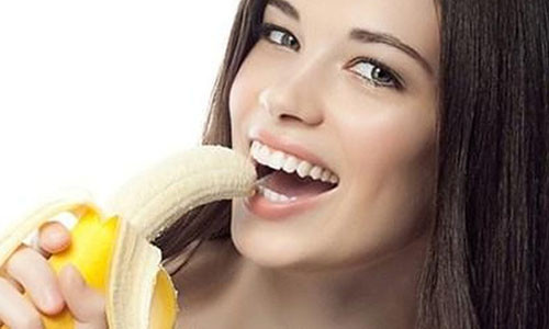 Thoi quen an chuoi nha nao cung mac gay hai khon luong