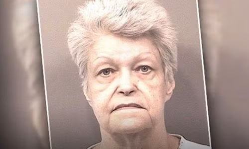 Kinh hoang ba vo giam giu chong trong phong suot hai nam