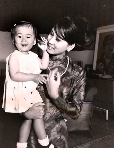 Đây là một trong những bức ảnh đẹp mà MC Nguyễn Cao Kỳ Duyên thường khoe.