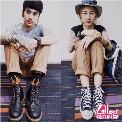 Mới đây, cư dân mạng lại tiếp xôn xao bởi một cặp đôi xăm hình với những hình xăm đôi trên cánh tay khá ấn tượng.