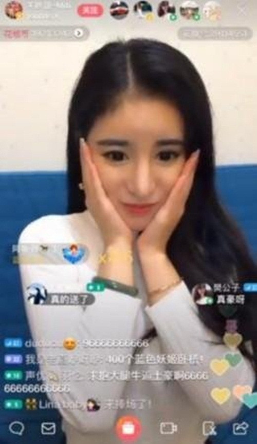 Màn tặng quà không tiếc tay này cũng khiến người xem stream bị sốc, có người phải thốt lên: "1 phút tặng 3,5 tỷ đồng, cô đổi đời rồi cô gái!". Cùng lúc đó không ít người ghi lại khoảnh khắc hiếm có này. Và dù hiện tại chưa có thống kê chính xác nhưng đoạn video này đã được chia sẻ khoảng 10 triệu lượt, tổng cộng có 100 triệu lượt xem chỉ trong thời gian cực ngắn. Sau khi đoạn video này lan truyền trên mạng khiến không ít người quan tâm theo dõi, có người cho rằng đại gia kia thật hào phóng, nữ streamer kia vô cùng may mắn khi có người yêu thương mình như vậy. Cũng có người lại cho rằng kiểu thể hiện này thật lố bịch, thậm chí theo một người đồn đoán, màn tặng quà này là một mánh khóe để thu hút nhiều người theo dõi stream hơn.