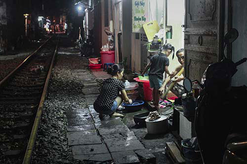 Nếp sống của cả phố, từ thế hệ này qua thế hệ khác ...