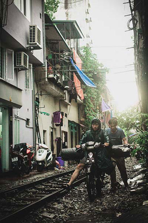 Mọi hoạt động, từ lao động kinh doanh …