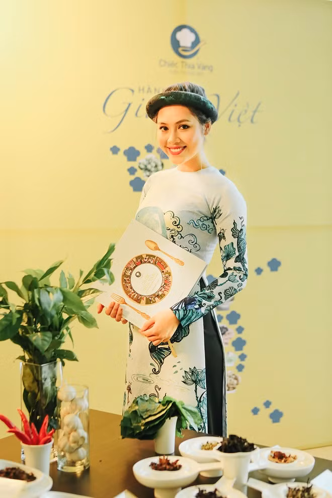 A hau Hoang My trai long minh ve gioi showbiz-Hinh-4