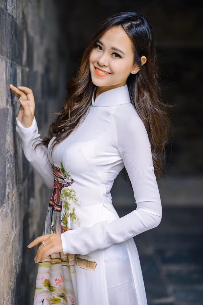 Trần Ly Ly (sinh năm 1997, cao 1,63 m, nặng 49 kg). Năng khiếu của cô là múa, nấu ăn, làm đồ handmade. Ly Ly hiện là thành viên ban đối ngoại thuộc một dự án của tổ chức phi chính phủ.
