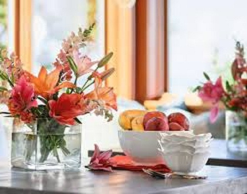 Tối đa hóa sức mạnh phong thủy Theo phong thủy, dù là nhà hay nơi làm việc luôn có khu vực là trung tâm thịnh vượng - nơi tập trung các luồng khí thịnh vượng. Sau khi xác định được trung tâm thịnh vượng, bạn cần quan tâm chăm sóc vị trí này thật tốt. Đặt các vật dụng phong thủy thu hút sự thịnh vượng, đồng thời luôn giữ vị trí này gọn gàng sạch sẽ. Nếu trung tâm thịnh vượng này bị nhiều lỗi phong thủy, hay vị trí này lại là phòng vệ sinh, bạn cần tìm cách sửa lại ngay để trấn an năng lượng.