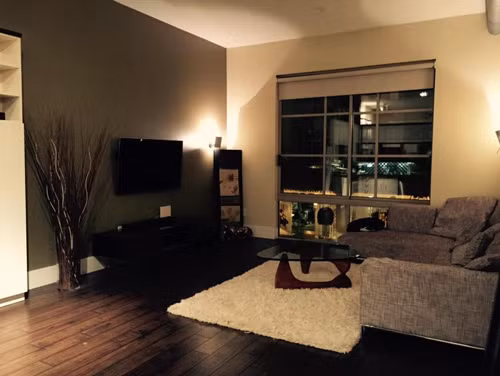 Căn hộ của bà xã Đan Trường trước khi kết hôn nằm ở San Jose, California, Mỹ. Căn hộ này cô vẫn còn giữ gìn cẩn thận và sạch sẽ dù đã kết hôn nhiều năm. Trong một lần trở về nơi đây, cô tâm sự: "Trở về thăm căn hộ mà Thủy Tiên đã từng sinh sống trước khi lập gia đình...Nhiều kỷ niệm và cảm xúc chợt ùa về trong tâm trí."