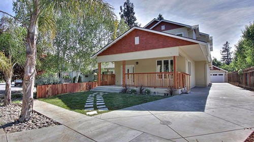 Sau khi kết hôn cùng Thủy Tiên, Đan Trường chuyển sang Mỹ định cư. Hai vợ chồng cùng tập trung vào công việc kinh doanh. Cặp đôi còn từng bán đi ngôi nhà trị giá 18 tỷ đồng để lấy vốn làm ăn.