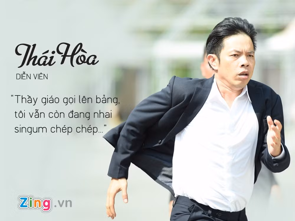 Năm tôi học lớp 9, giai đoạn dậy thì bắt đầu trỗi dậy nên tính cách ngổ ngáo và còn "làm hổ báo" trong trường học. Thầy giáo gọi lên trả bài, miệng tôi còn nhai kẹo singum chép chép. Tôi vẫn còn nhớ khi đó thà bị đuổi khỏi lớp chứ nhất quyết không nhả kẹo. Thầy từng bảo: “Đến đời chúng con, bằng đại học vẫn rất quan trọng, nên tụi con phải cố gắng học hơn nữa”. Nhưng lúc đó tôi vô tâm, không cảm nhận giá trị lời nói của thầy chỉ dạy. Bây giờ tôi mới thật sự hối hận.