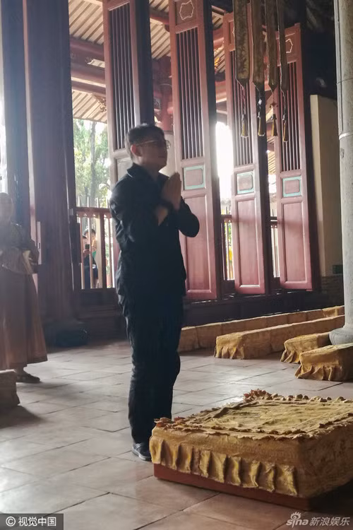 Bat ngo voi tin Ly Lien Kiet quy y cua Phat o tuoi 53-Hinh-2