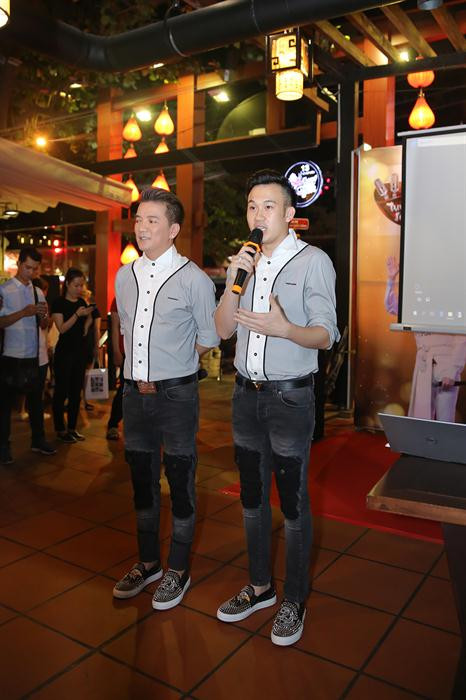 Trong bốn tháng đồng hành cùng với hai học trò này,Mr Đàm gặp khá nhiều rắc rối không tưởng tượng nổi. Mỗi lần Thạch Sớt bước lên sân khấu là mỗi lần anh thót tim vì không biết chàng trai gốc Khmer sẽ sáng tạo câu hát, điệu nhảy như thế nào. Trước đêm chung kết 10 ngày, Thạch Sớt bất ngờ bỏ sang Campuchia, đòi bỏ thi. Mr Đàm phải chơi đòn tâm lí để giải quyết tình huống khó đỡ này. Sau đó, ngay trước đêm chung kết thì Thạch Sớt và Minh Thảo cãi nhau quyết liệt khiến hai huấn luyện viên của họ ra sức giảng hòa. May mắn là cả hai đã làm hòa và cống hiến cho khán giả phần trình diễn bùng nổ trong đêm chung kết.