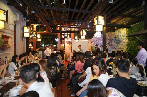 Do lịch làm việc dày đặc của các huấn luyện viên, nên buổi tiệc mừng cho Thạch Sớt và Minh Thảo mới diễn ra 4 ngày sau đêm chung kết đáng nhớ. Ngay sau khi sự kiện này kết thúc, Dương Triệu Vũ vội vã ra sân bay để trở về Mỹ. Sau đó vài ngày Đàm Vĩnh Hưng cũng có một chuyến lưu diễn ở nước ngoài.